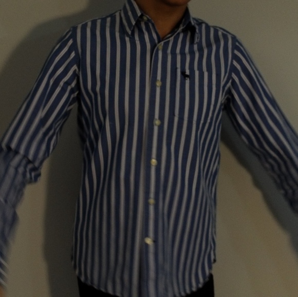 ▪ Button Down ▪ - Picture 3 of 7